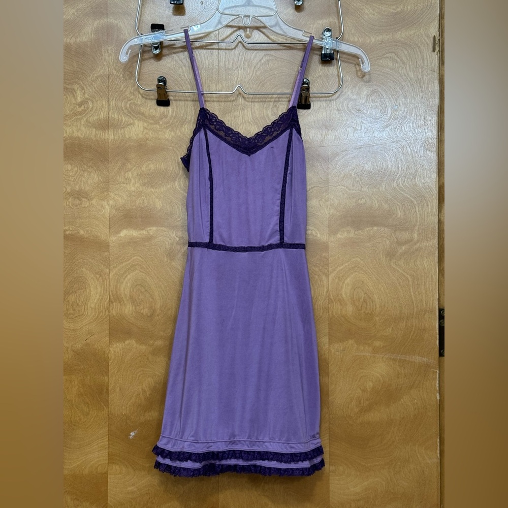 Free People fitted lace ruffle hem slip xs
